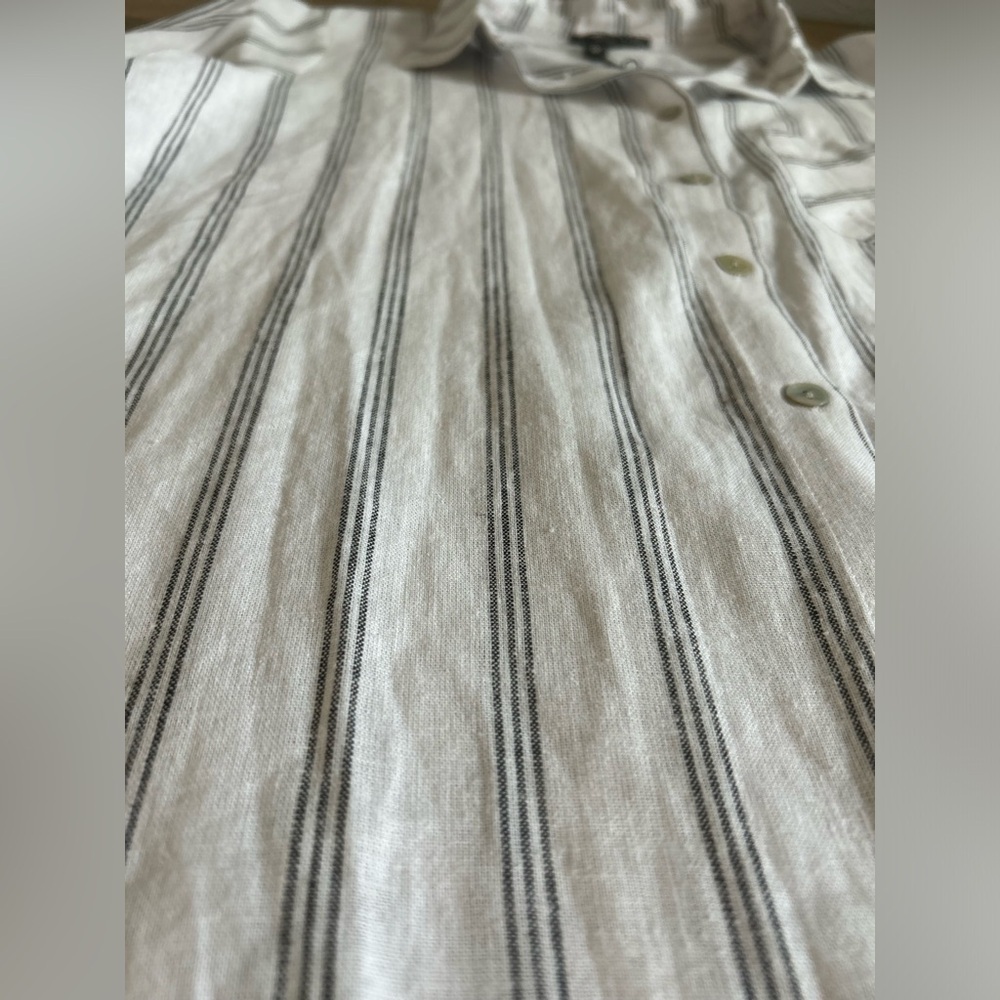 ADRIANNA PAPELL Button Down Linen Long Sleeve In white and grey stripes Top - Picture 11 of 13